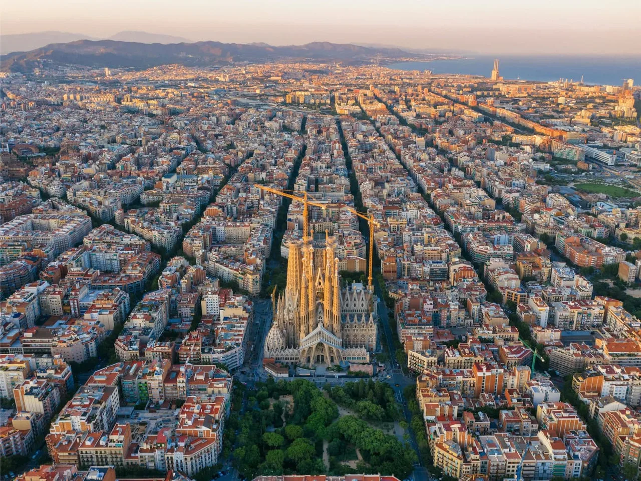 Sagrada Familia nha tho kien truc su antoni gaudi