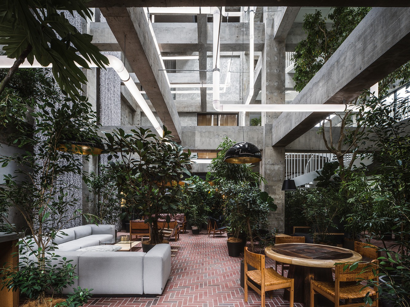 canh quan plantscaping xu huong noi that xanh AMRA7 Estúdio Rossi Arquitetos + Piratininga Arquitetos Associados Overlap House Office Sugurufukuda Villa City Story Architecture Ma House Gerira Architects House That Rains Light LIJO RENY architects Prim House Studio Locomotive khach san SHIROIYA Sou Fujimoto Architects KOKUYO DIG DDAA + KOKUYO AM House Horma Iturbide Studio Taller de Arquitectura Mauricio Rocha + Gabriela Carrillo
