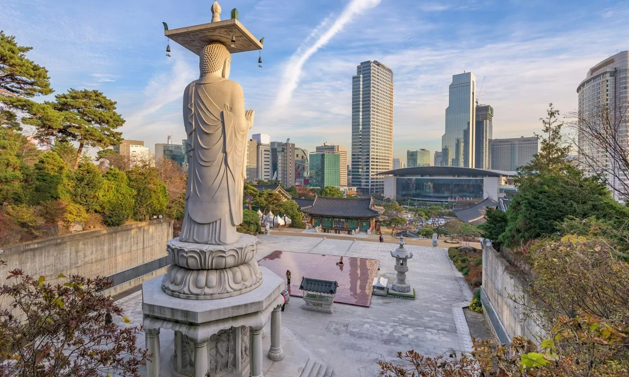 buddha statue