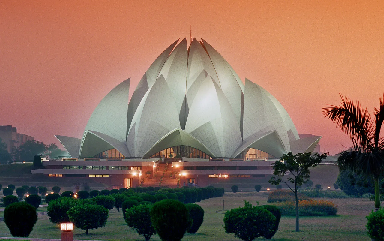 den tho kien truc ton giao lotus temple