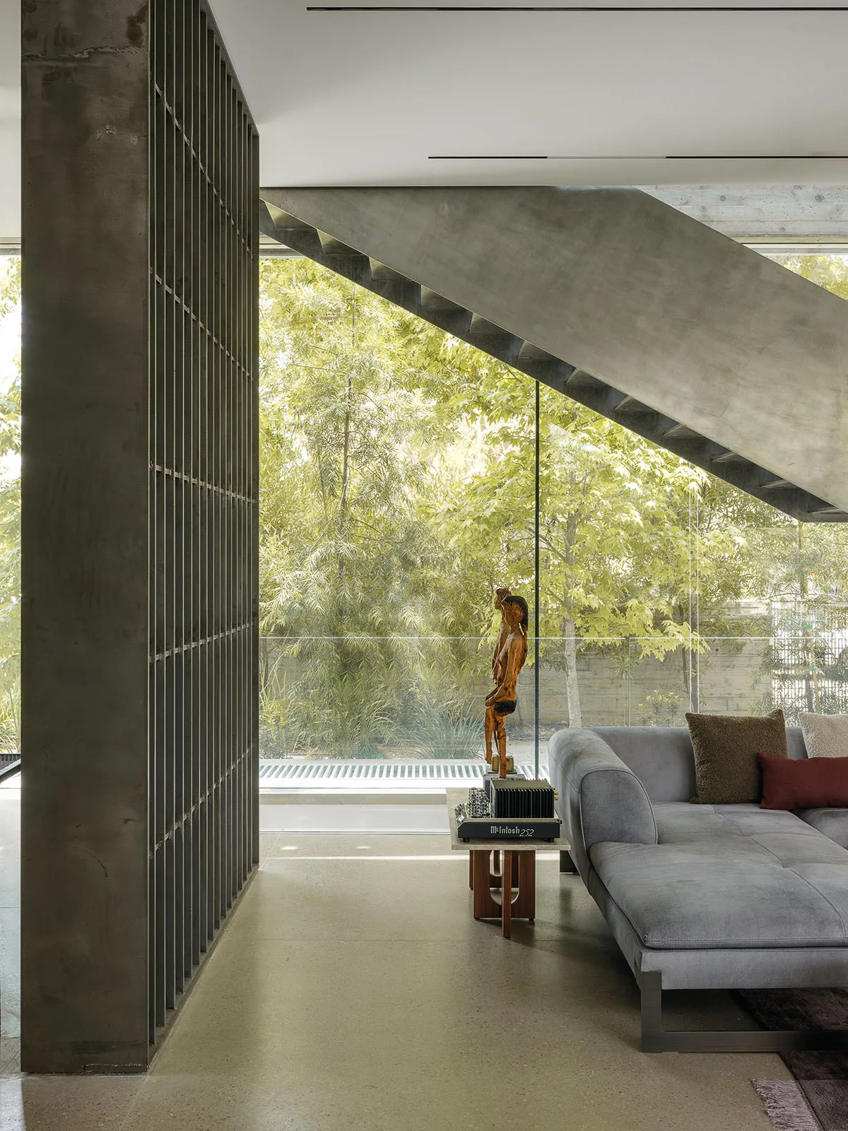Biet thu Brutalist 2
