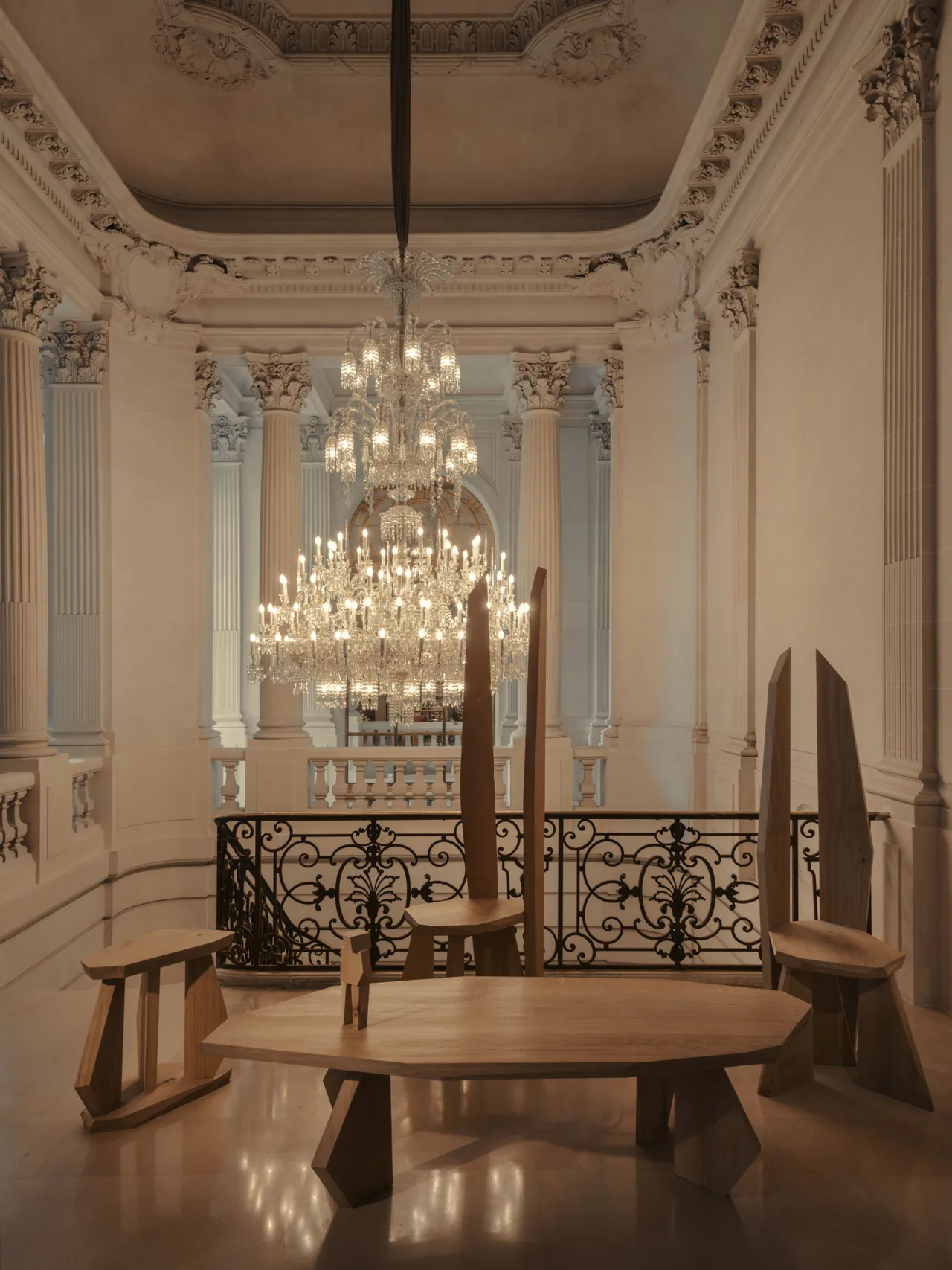 Dinh thu co Hôtel Bischoffsheim Paul-Ernest Sanson Marie-Laure de Noailles Jean-Michel Frank Ducasse Baccarat Philippe Starck