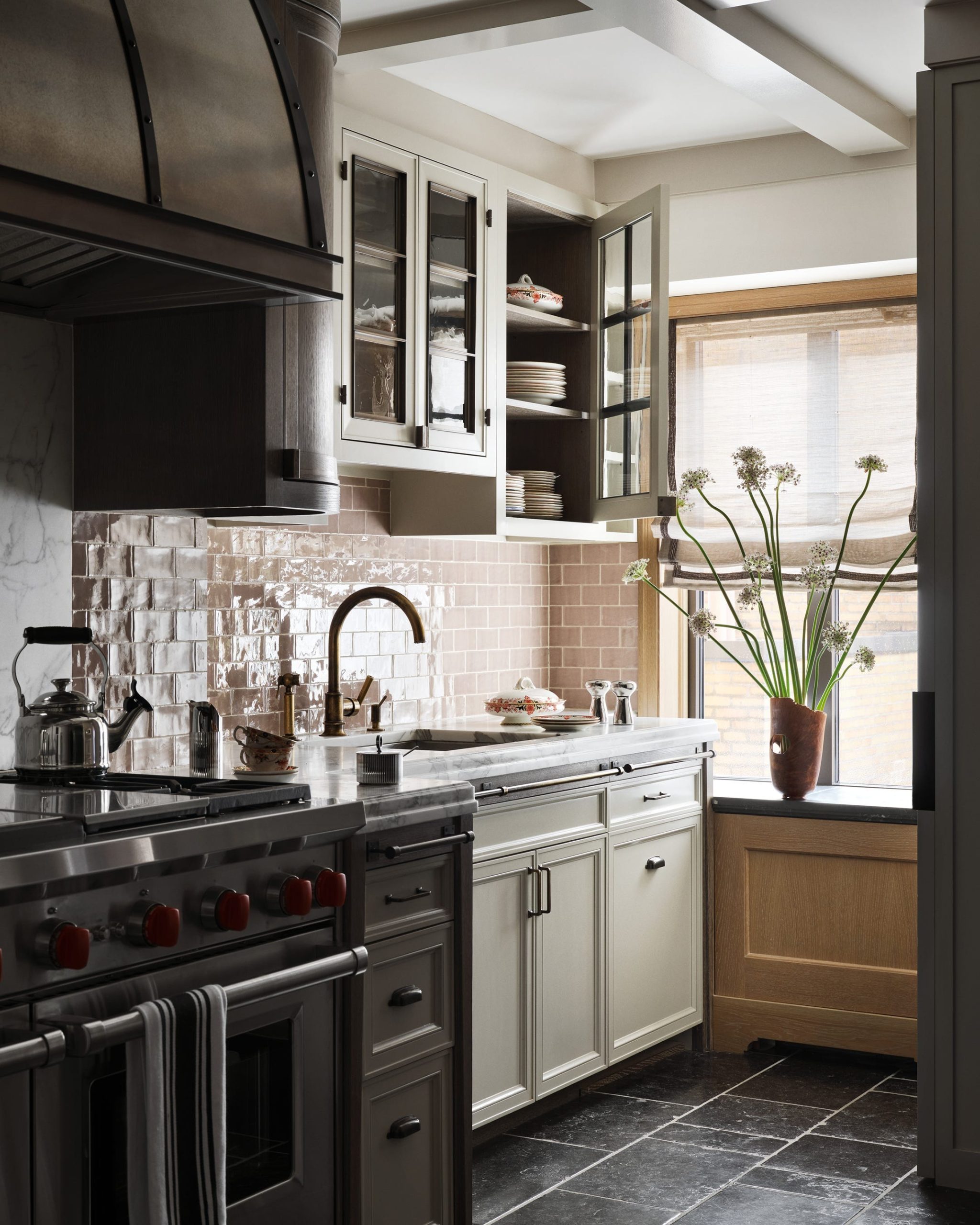 kitchen cabinet