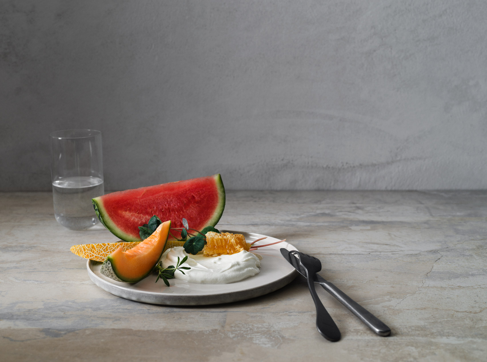 đồ gốm by-sam-baron-and-yatzer-for-mateus-new-design-elledecoration vn 2