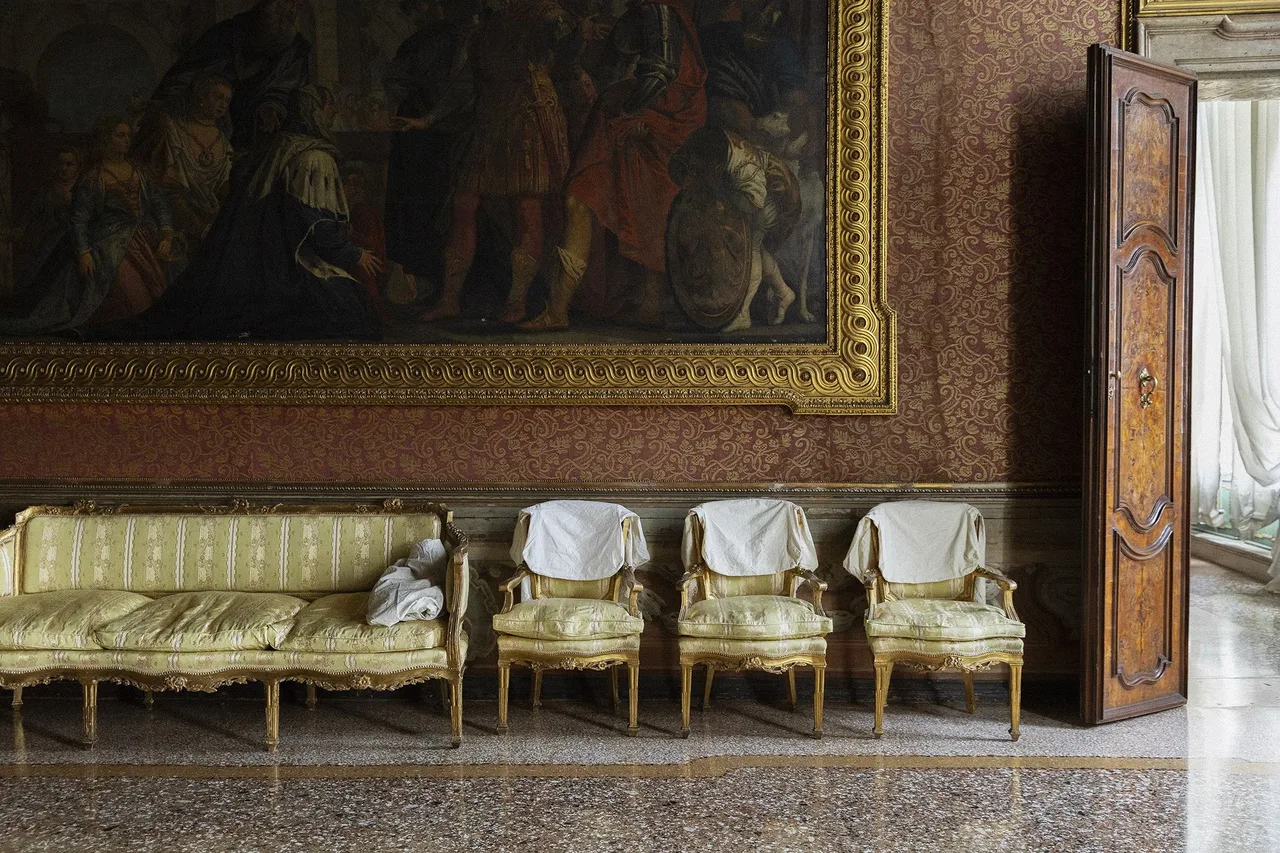 dries van noten foundation nha thiet ke venice di san Palazzo Pisani Moretta
