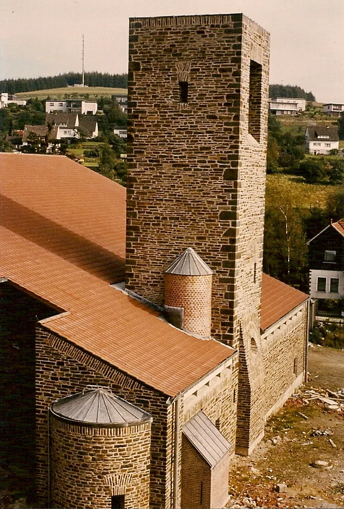 phong cach Brick Expressionism Heinz Bienefeld Kühnen 1988 duc Bonifatius