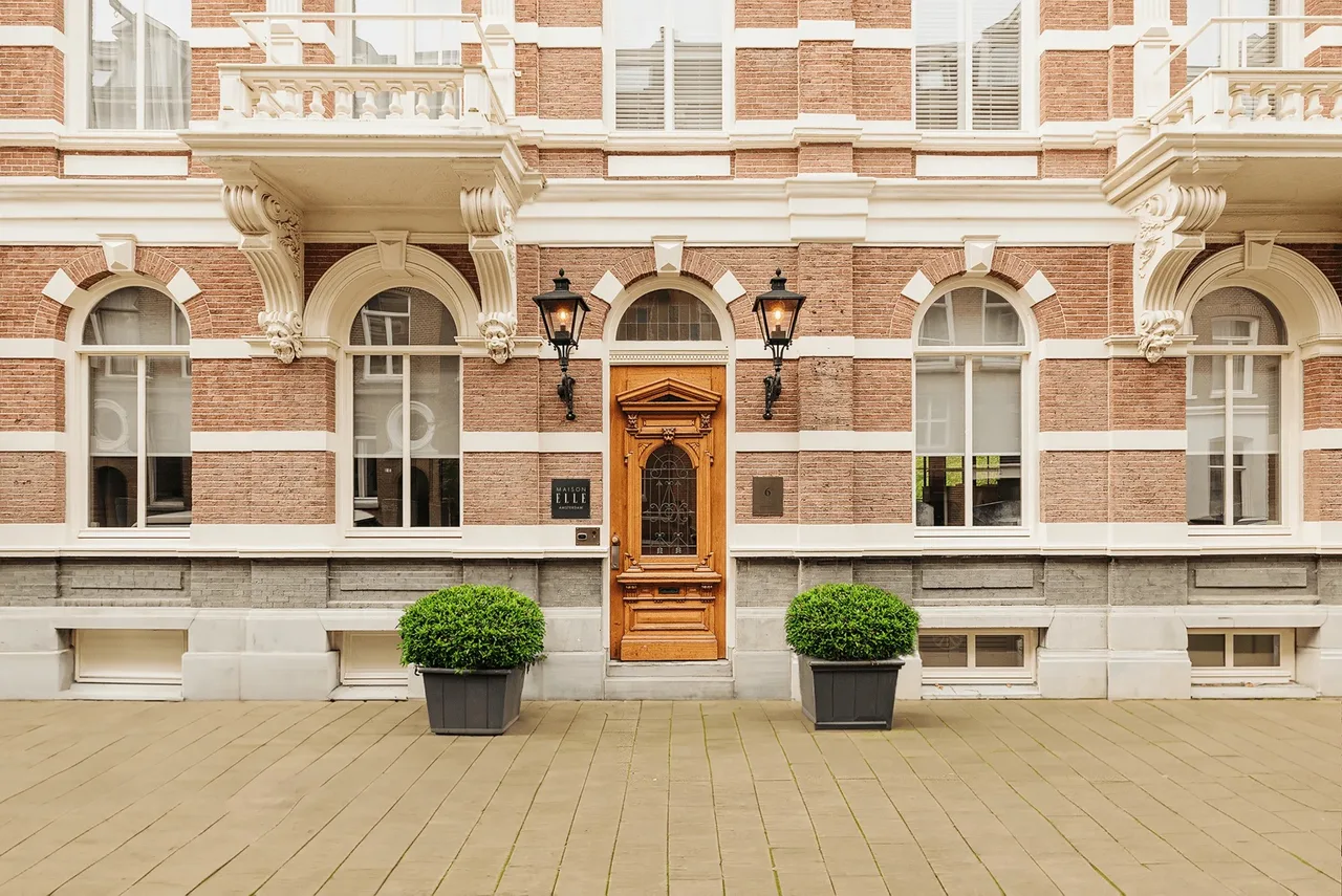 maison elle khach san boutique amsterdam ha lan du lich