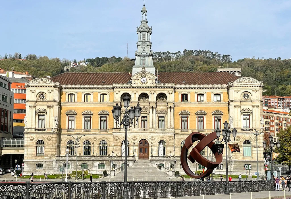Ayuntamiento de Bilbao kien truc chiet trung