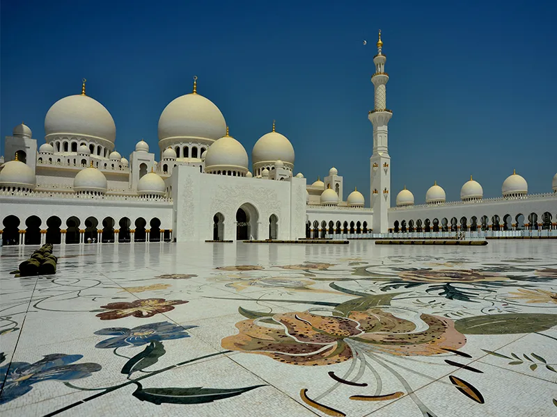 Thánh đường Sheikh Zayed: Nơi nghệ thuật và tín ngưỡng hòa làm một
