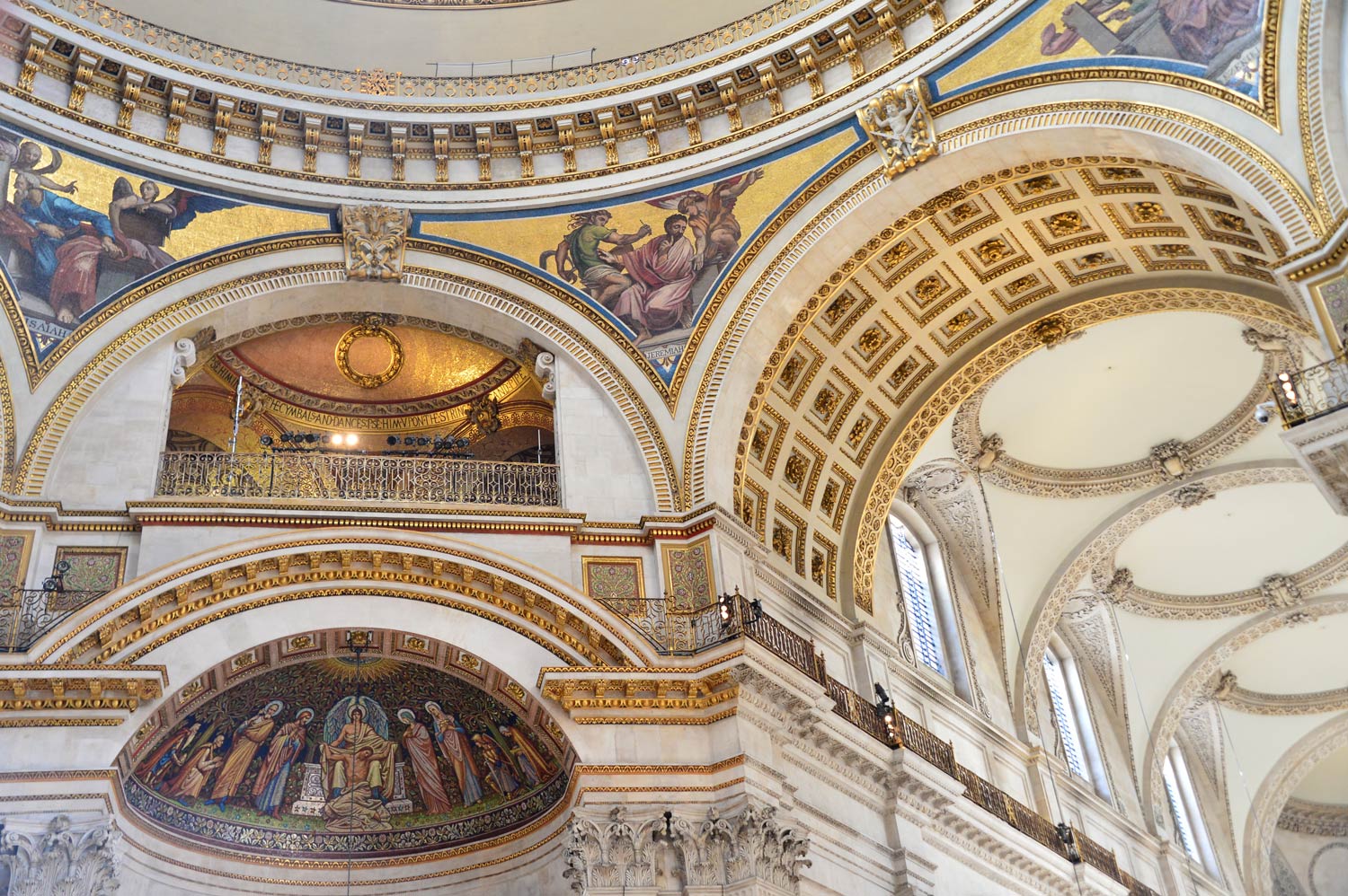 Vòm trần ở nhà thờ St.Paul 4