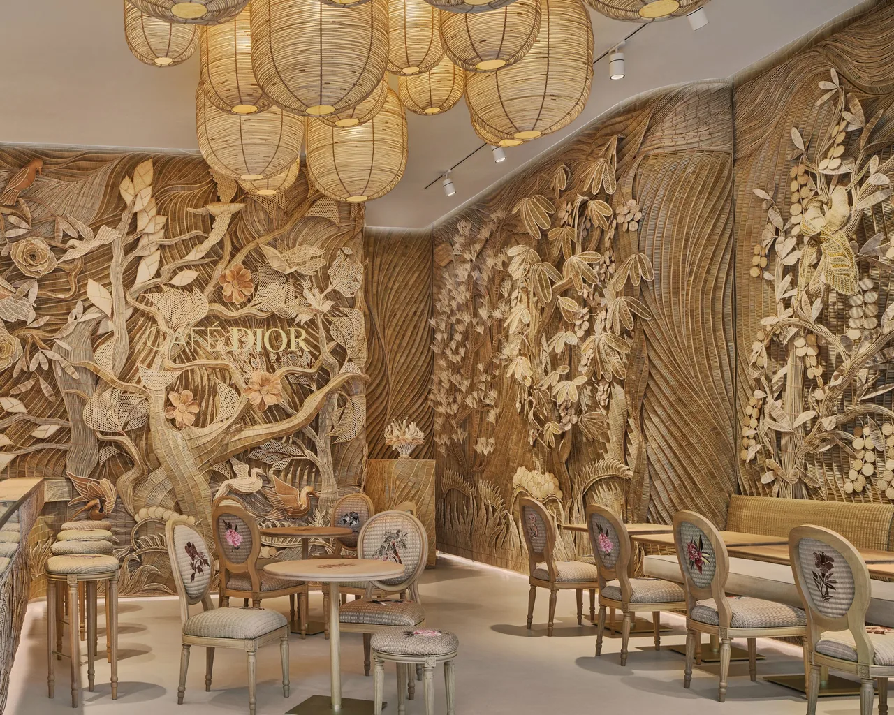 dior gold house bangkok nha hang cafe