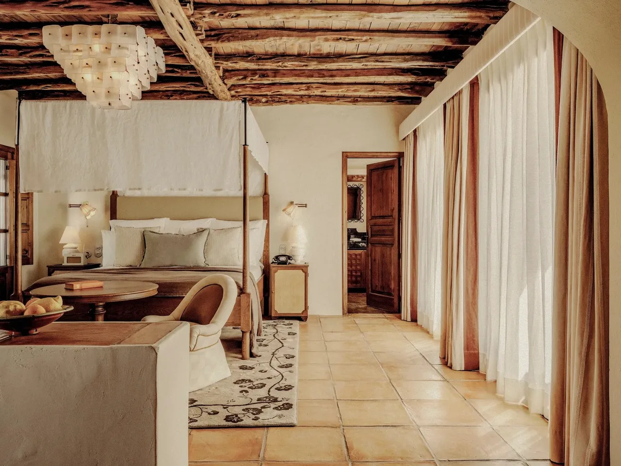 Soho Farmhouse Ibiza khu nghi duong dia trung hai phong ngu moc mac bohemian