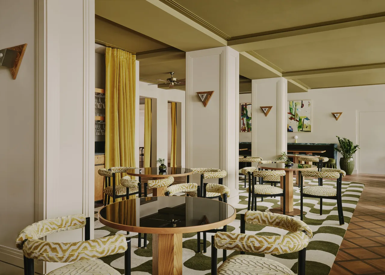 Choupette bep truong Jaco Redelinghuys tham Villa Borsani den Gio Ponti Bilia