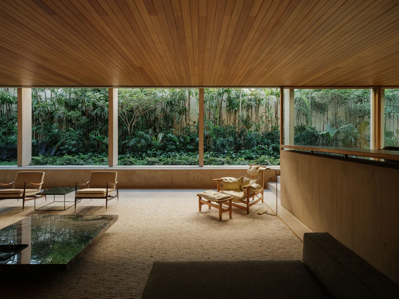 tran go wood ceiling