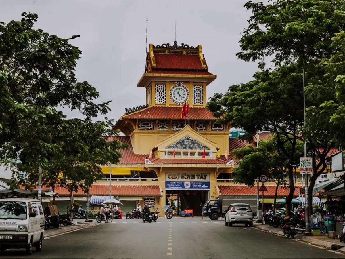 Saigon-Cholon Mosaic: Rong chơi vùng ký ức