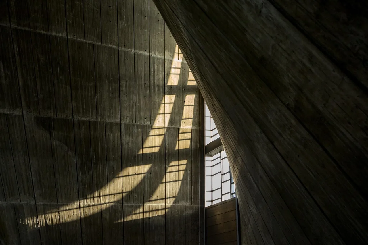 modern architecture Kengo Tange nha tho St. Mary