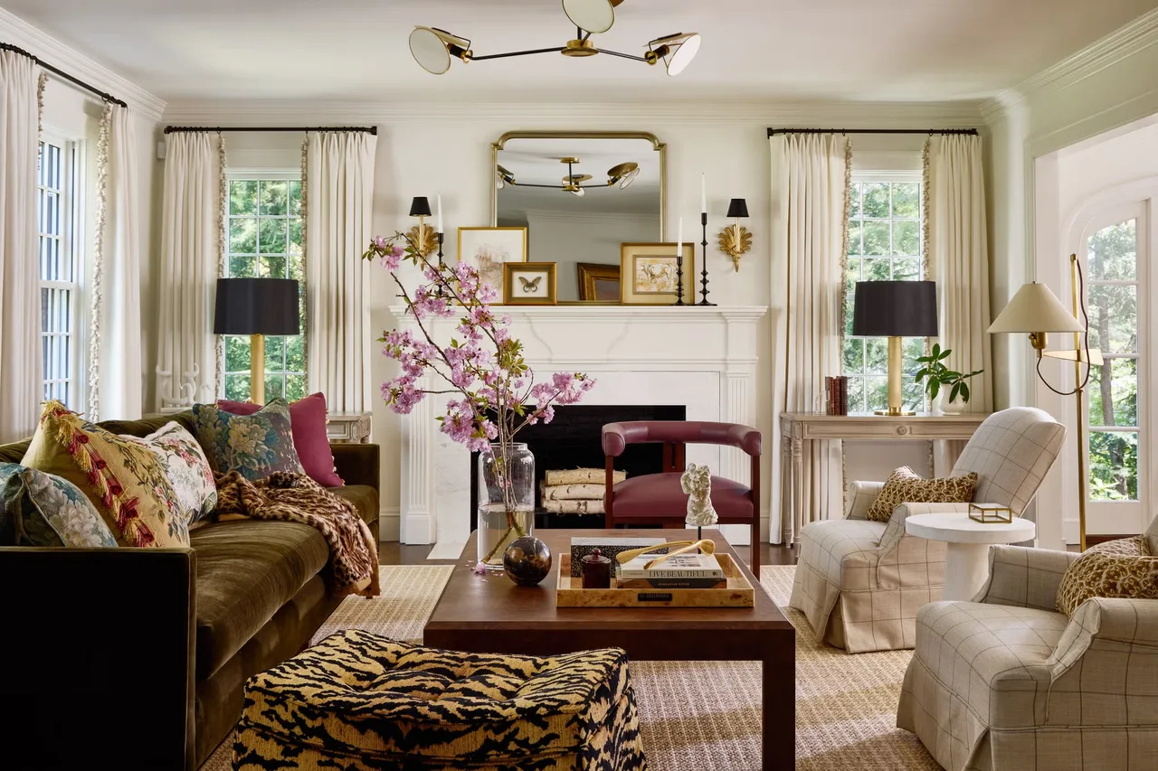 wellesley house Massachusetts Federal Revival Royal Barry WillsKatie Rosenfeld noi that chiet trung