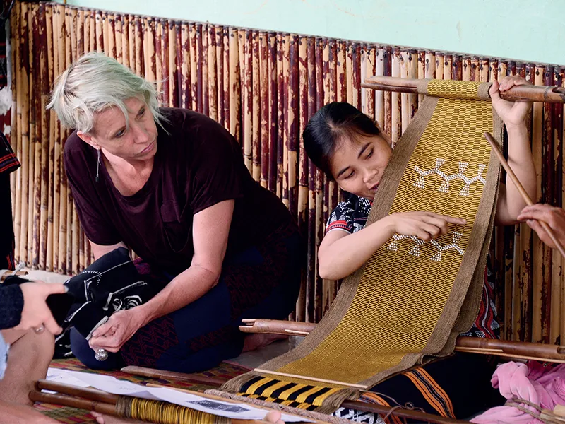 Ava và nét Cơ Tu trong thời trang cao cấp