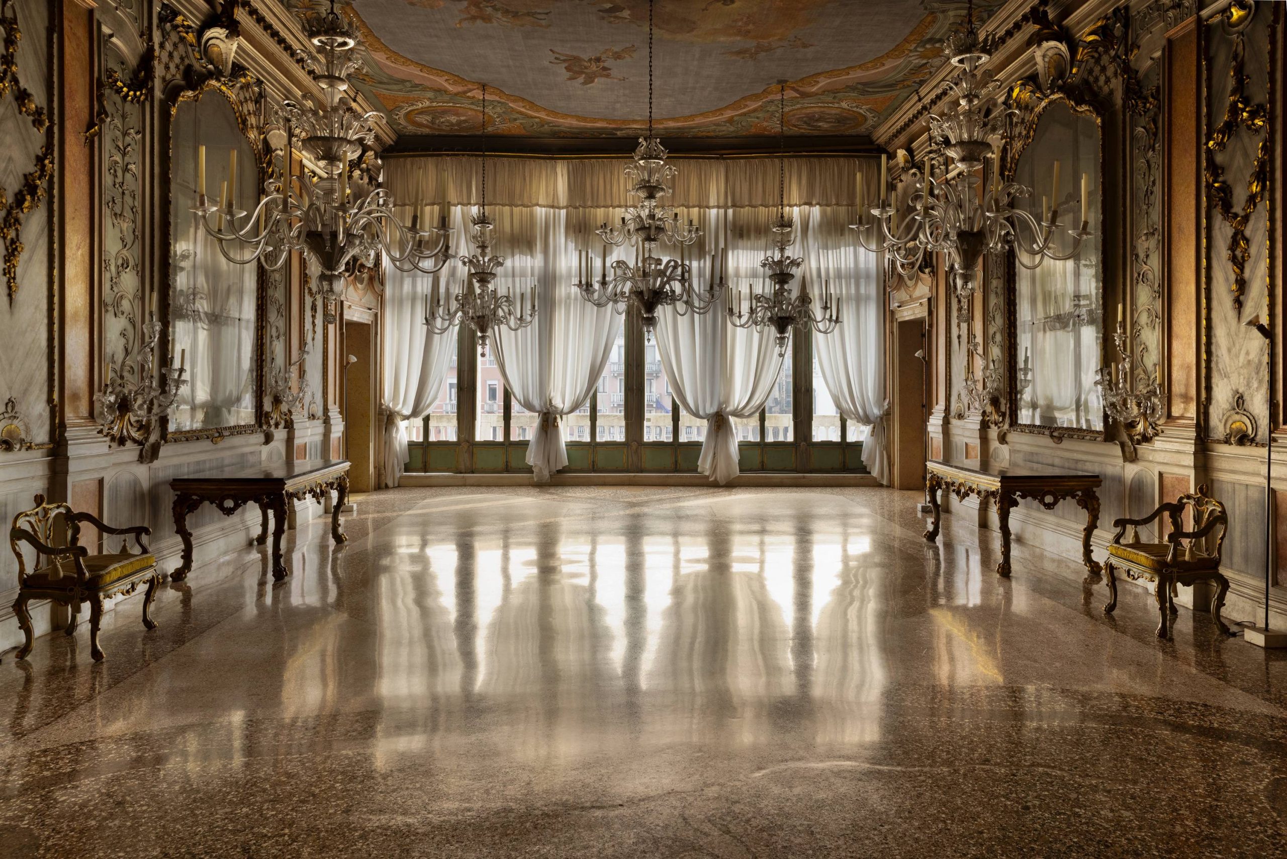 dries van noten foundation nha thiet ke venice di san Palazzo Pisani Moretta