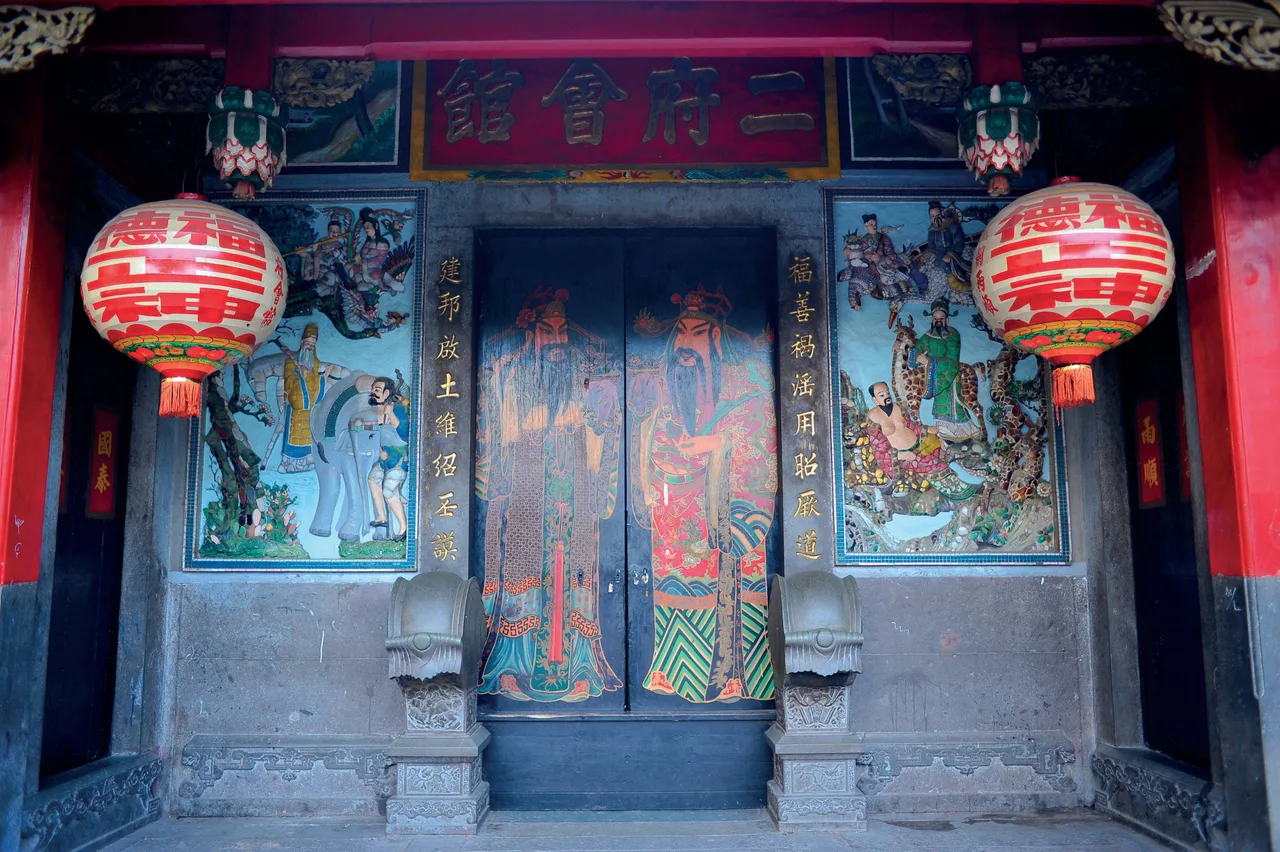 nhi phu mieu kien truc hoa kieu saigon