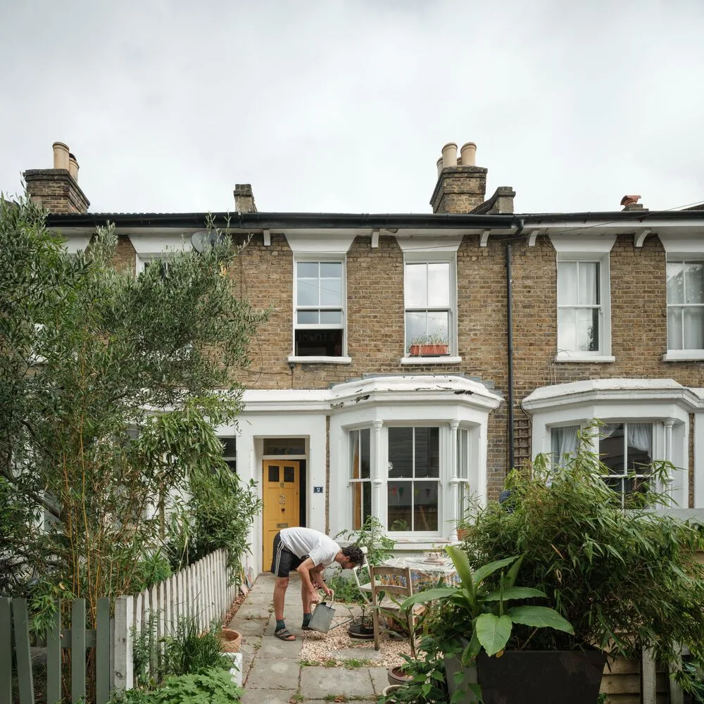 ngoi nha Cairn Architects Hackney London House Made by Many Hands