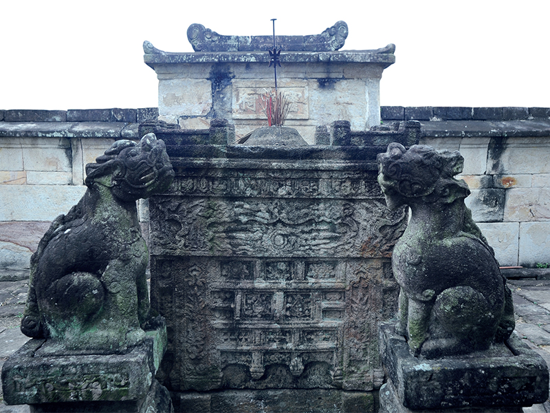 Dáng Nghê chầu chốn lăng thiêng
