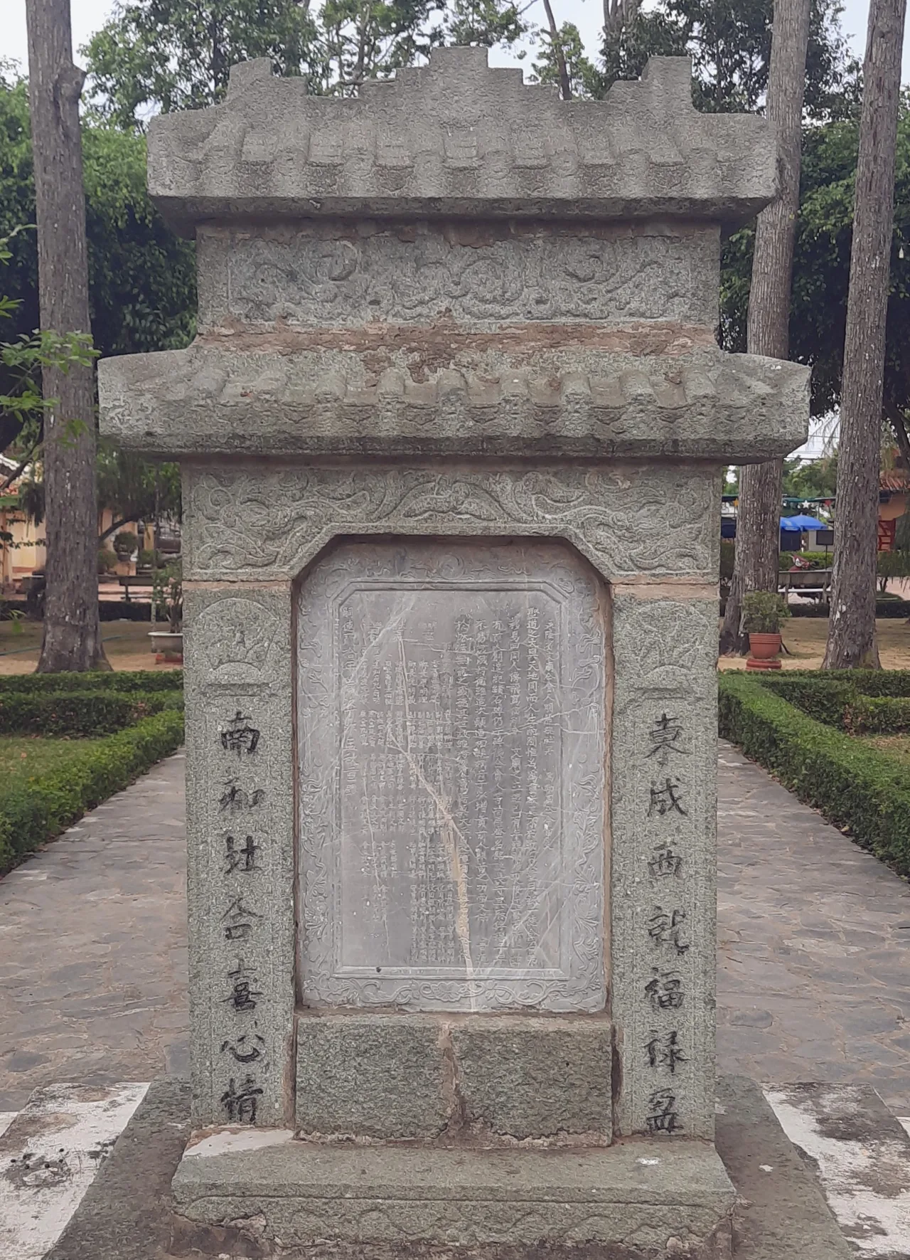 bia da van mieu vinh long kien truc di san nho hoc