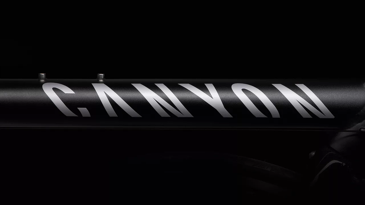 Logo Canyon thiet ke do hoa
