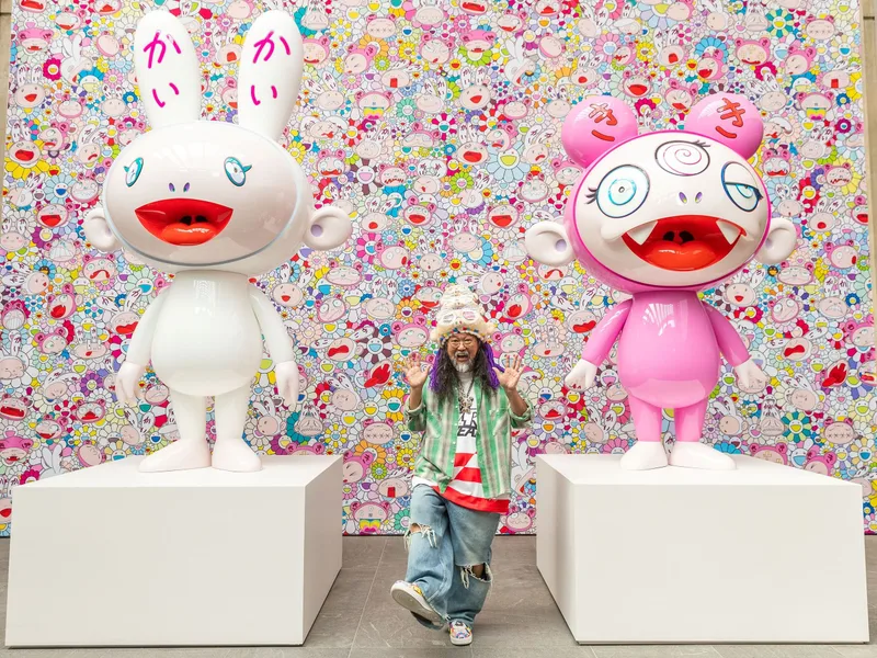 Triển lãm Stepping on the Tail of a Rainbow: Khám phá thế giới của Takashi Murakami qua lăng kính vạn hoa