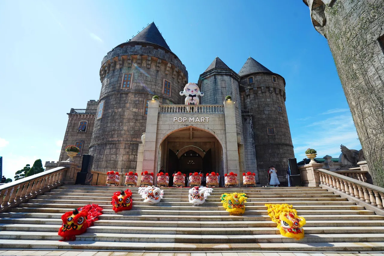 jeremy lee pop mart khai truong ba na hills lau dai