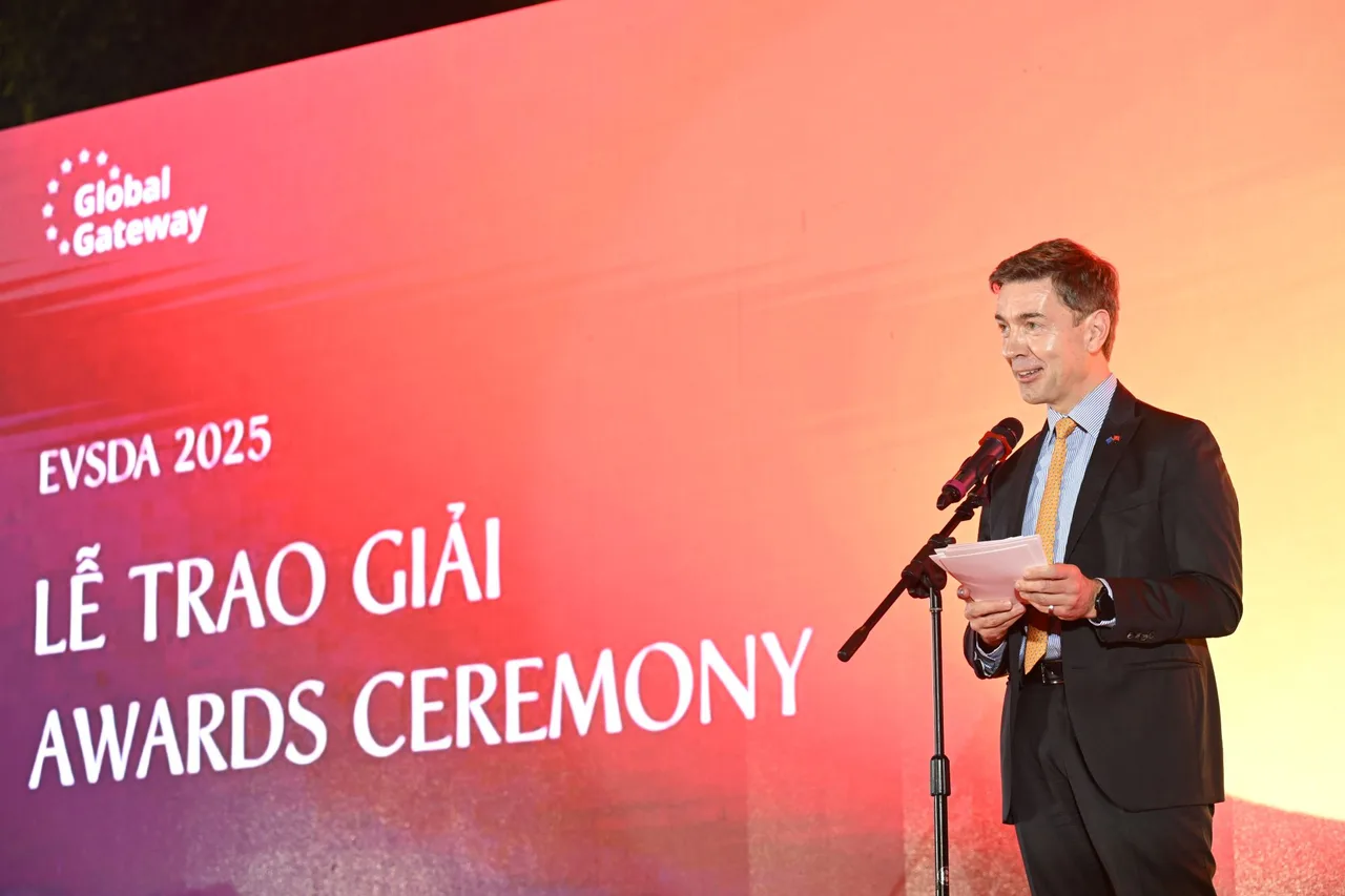 julien Guerrier dai su phai doan lien minh chau au evsda 2025 le trao giai thuong
