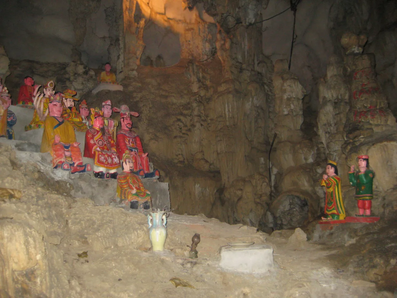 bich dong ninh binh hang ca hang hai hang ba chua ha chua trung chua thuong