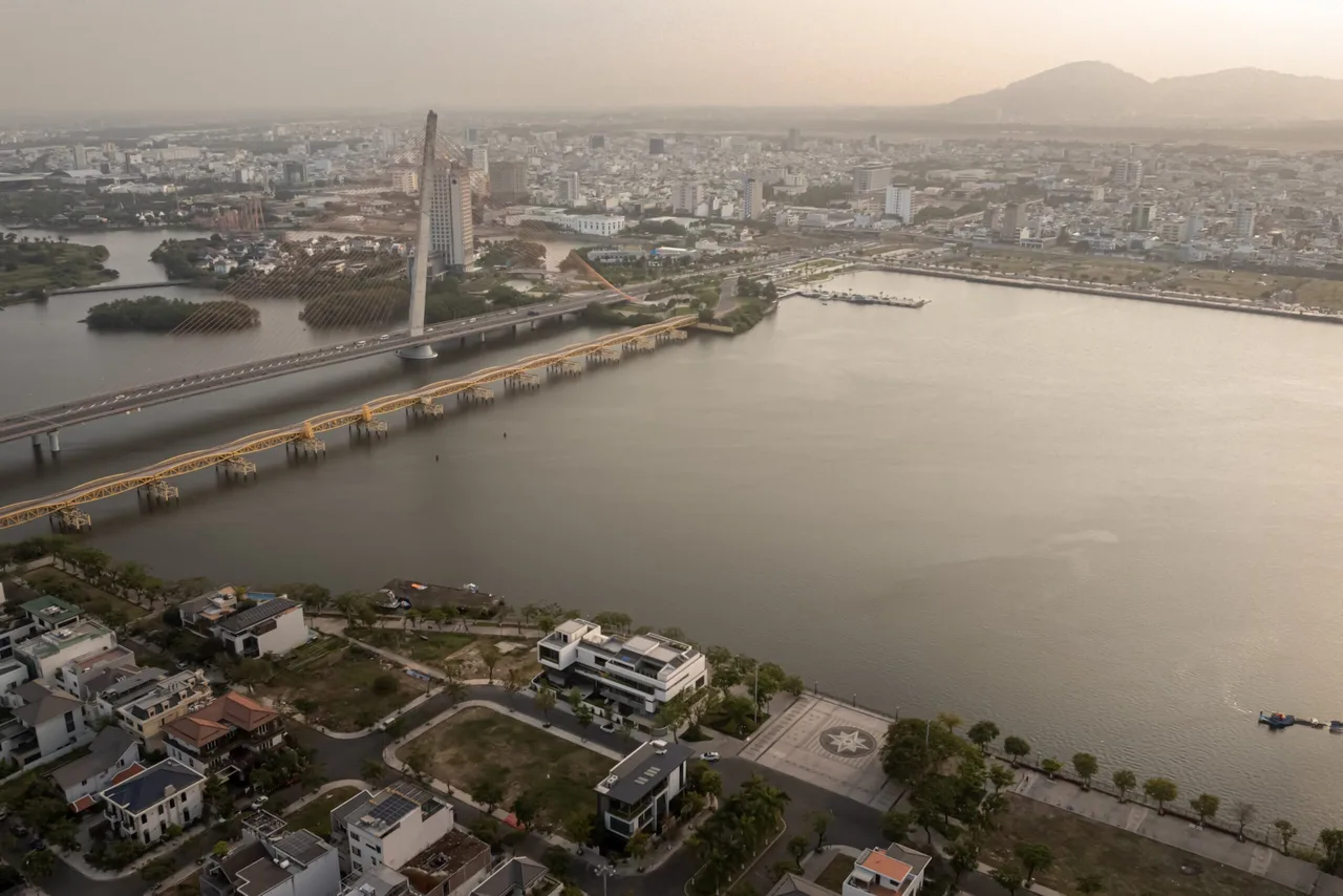 song han da nang cau rong mirai house studio