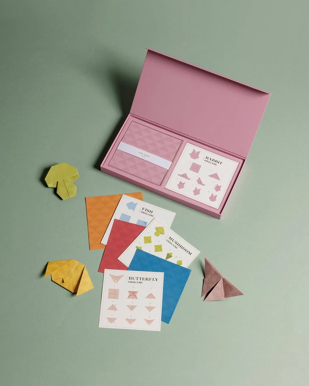 prada hop banh trung thu 2025 luxury mooncake box