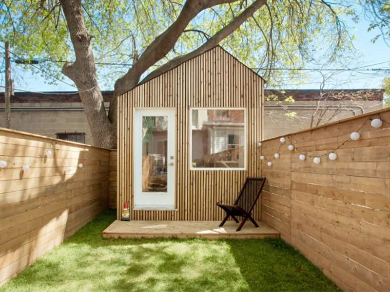 Studio kiến trúc nép ở cuối vườn tại Toronto