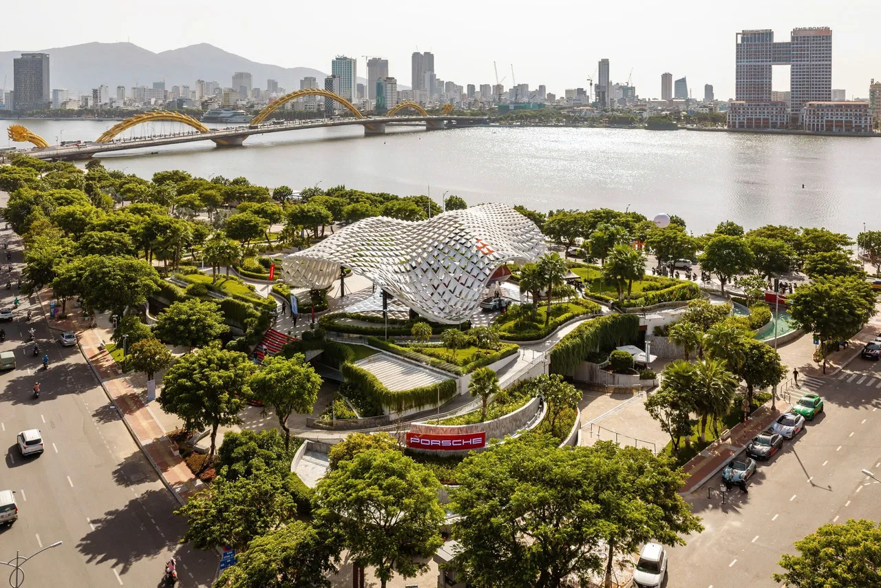 porsche viet nam cong vien apec da nang raceborn