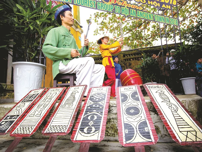 Tết về mở hội bài Chòi
