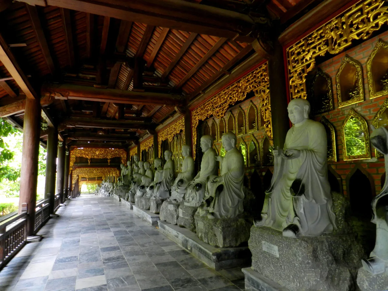 chua bai dinh ninh binh kien truc phat giao