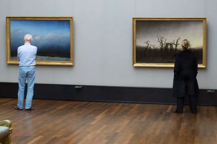 People matching artworks hình 11