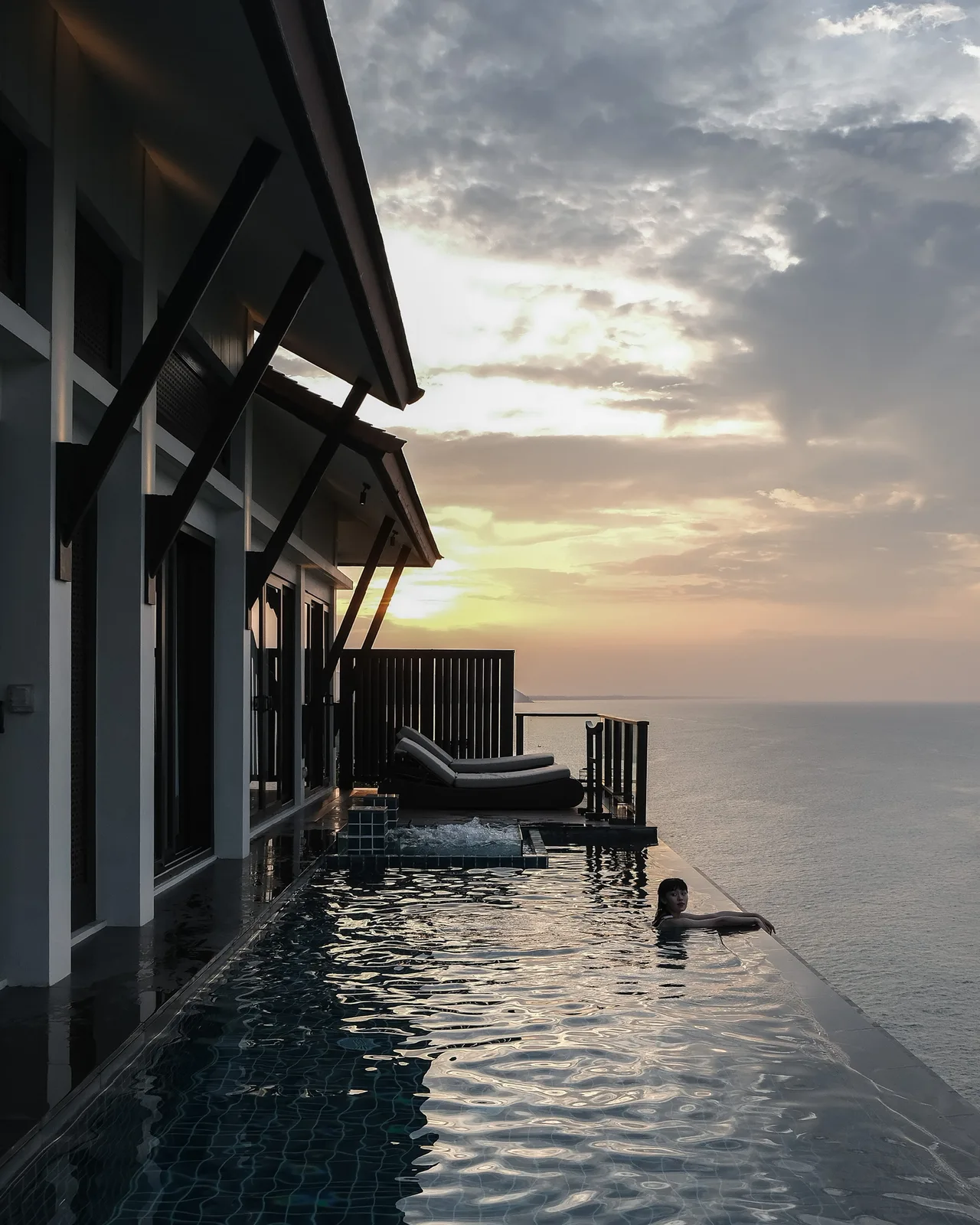Banyan Tree Lang Co resort hue du lich