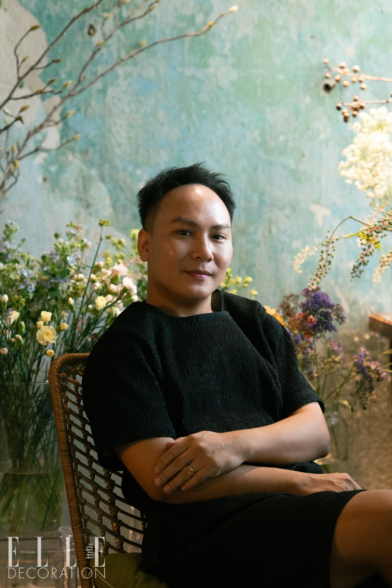 Son Tran florist nghe si cam hoa