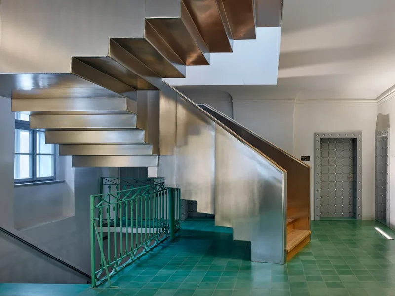 Silver House: Vọng âm của di sản