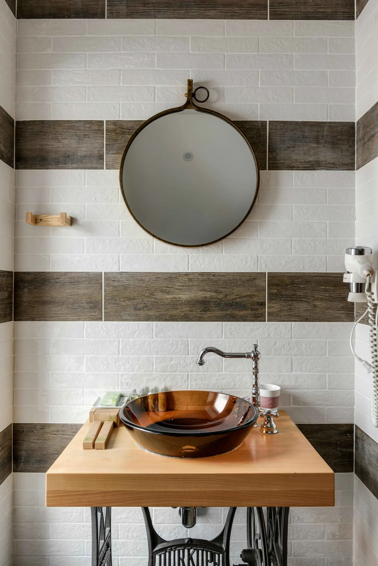 lavabo duong ban thiet bi phong tam