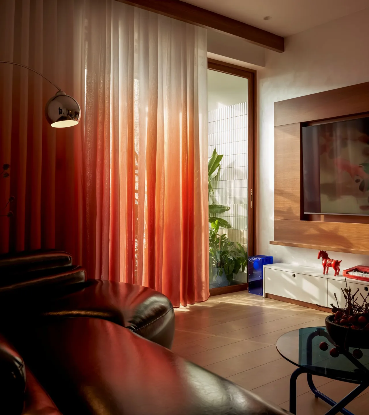 can ho hien dai noi that mid century modern ca house mooi concept phong khach