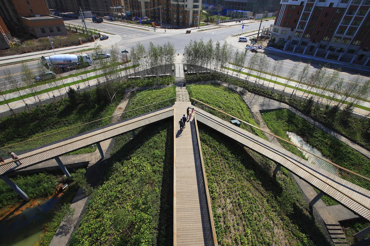 thanh pho bot bien sponge city Kongjian Yu Benjakitti Turenscape Arsomsilp Community and Environmental Architect Lujiatan MUDA-Architects Sengkang Floating Wetland Yanweizhou Qunli Park Benthemplein Watersquare