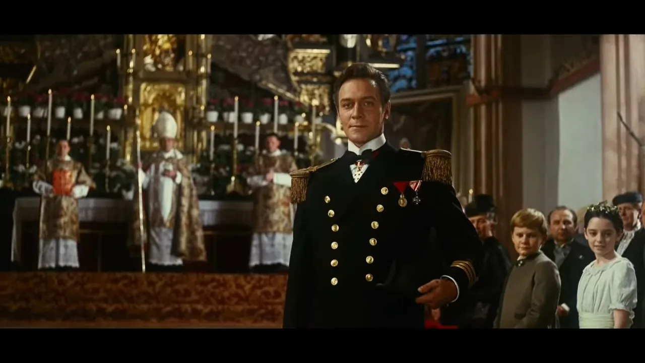 thiet ke boi canh Julie Andrews maria Georg von Trapp ao