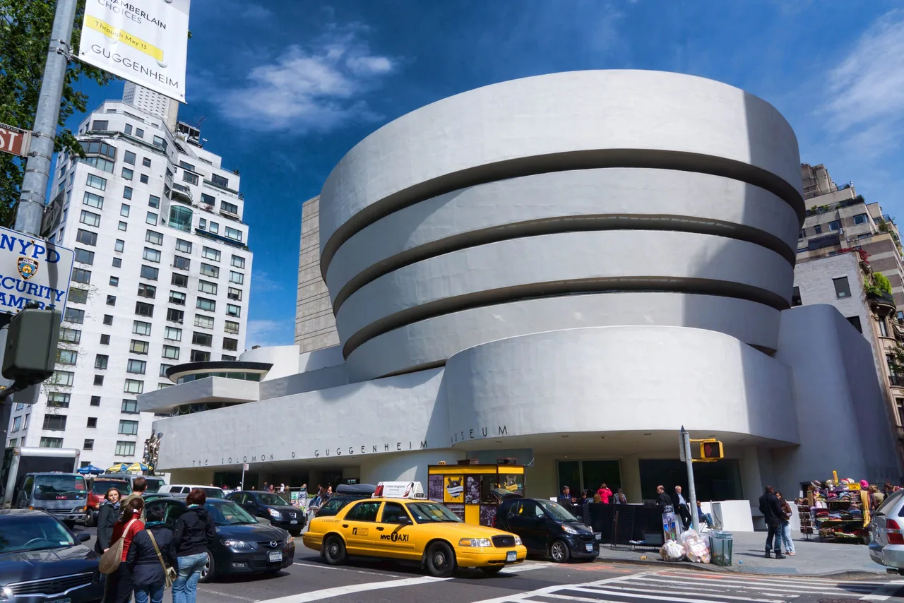bao tang Solomon R. Guggenheim kien truc su Frank Lloyd Wright 1959